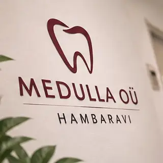 Medulla hambaravi logo kabineti seinal